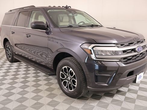 Used 2024 Ford Expedition Max XLT image 1