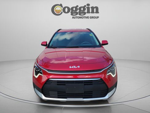 Used 2024 Kia Niro LX FWD image 5