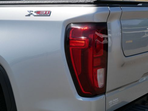 Used 2021 GMC Sierra 1500 Elevation w/ X31 Off-Road Package AWD/4WD image 17