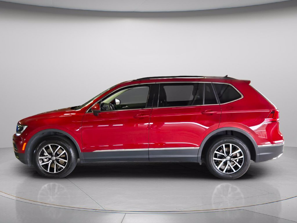 Certified 2021 Volkswagen Tiguan SE w/ Panoramic Sunroof Package FWD image 3