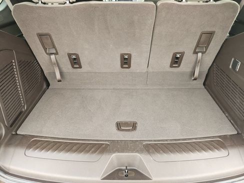 Used 2022 GMC Yukon SLT RWD image 25