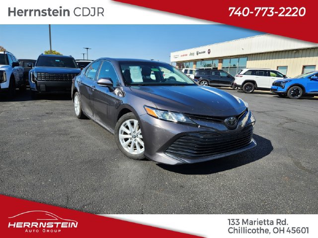 Used 2018 Toyota Camry LE w/ Convenience Package FWD image 1