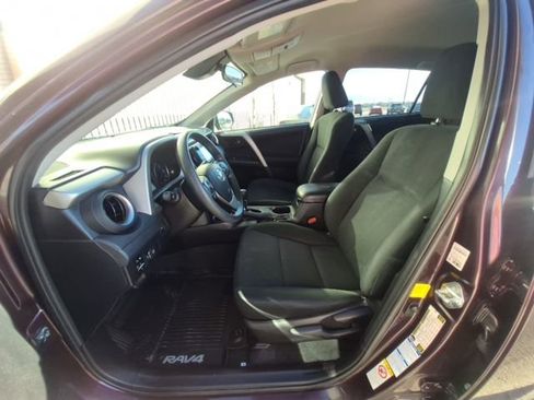 Used 2017 Toyota RAV4 LE image 9