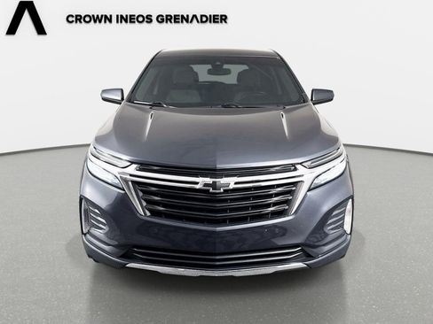 Used 2022 Chevrolet Equinox LT w/ Driver Convenience Package FWD image 2
