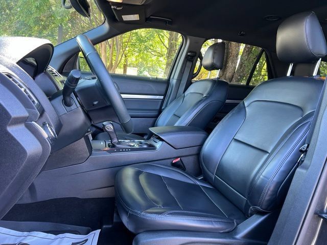 Used 2019 Ford Explorer XLT w/ Equipment Group 202A FWD image 13