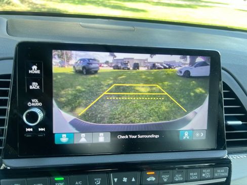 Used 2025 Honda Odyssey EX-L image 21