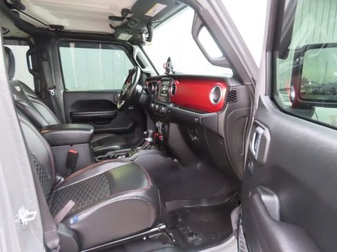 Used 2020 Jeep Gladiator Rubicon AWD/4WD image 24