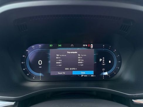 Certified 2023 Volvo XC60 B5 Plus w/ Climate Package image 21