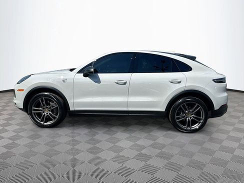 Used 2023 Porsche Cayenne Platinum Edition image 9