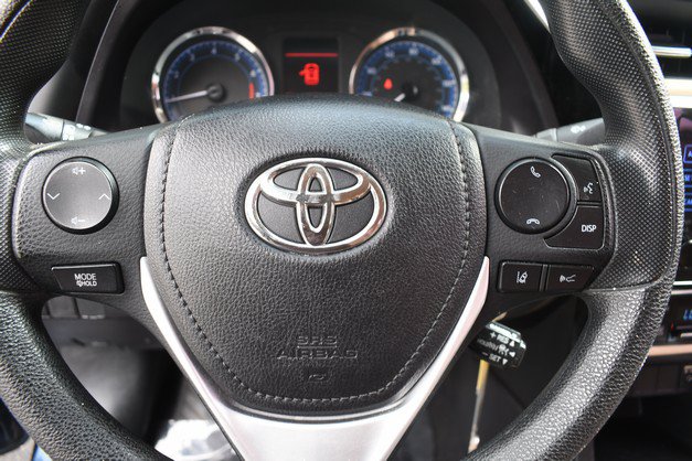 Used 2017 Toyota Corolla LE w/ Carpet Mat Package (TMS) FWD image 30