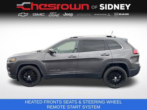 Used 2019 Jeep Cherokee Latitude Plus w/ Cold Weather Group FWD image 2
