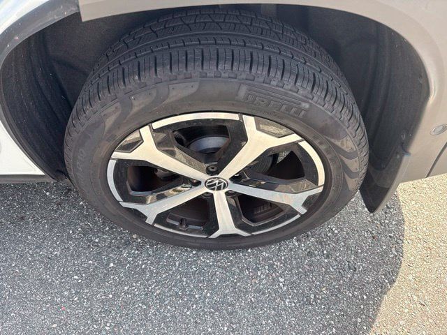 Used 2025 Volkswagen Tiguan SE FWD image 6