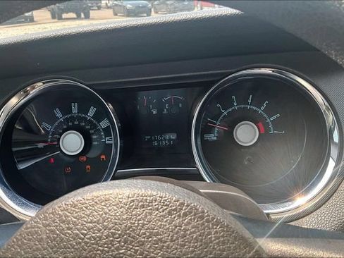 Used 2010 Ford Mustang Coupe RWD image 21