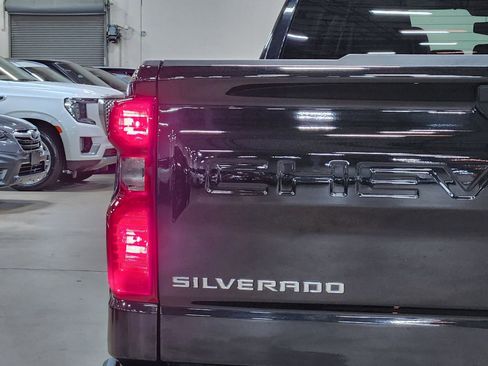 Used 2021 Chevrolet Silverado 1500 LT RWD image 20