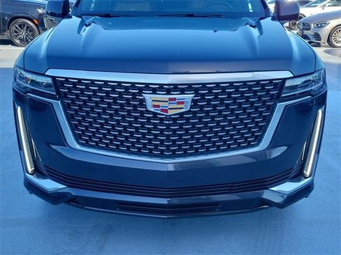 Certified 2022 Cadillac Escalade ESV Premium Luxury w/ Performance Package image 9