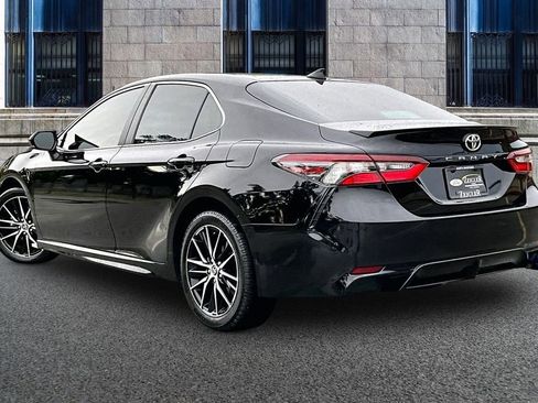 Used 2024 Toyota Camry SE FWD image 10