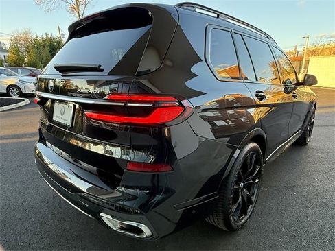 Certified 2023 BMW X7 xDrive40i w/ M Sport Package image 5