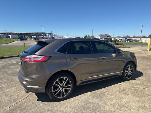 Used 2019 Ford Edge Titanium w/ Equipment Group 301A image 10
