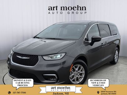 Used 2023 Chrysler Pacifica Touring-L