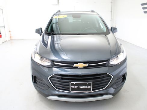 Used 2021 Chevrolet Trax LT w/ Driver Confidence Package AWD/4WD image 2