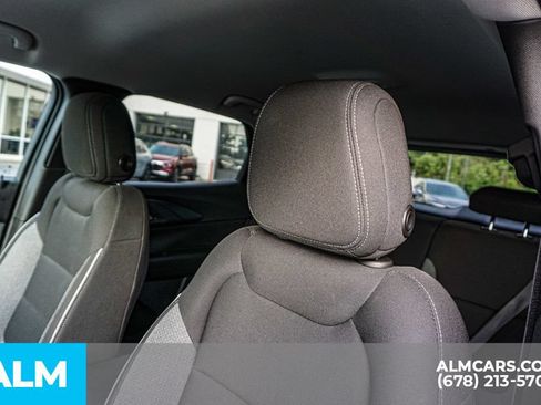 Used 2025 Chevrolet TrailBlazer LT AWD/4WD image 17