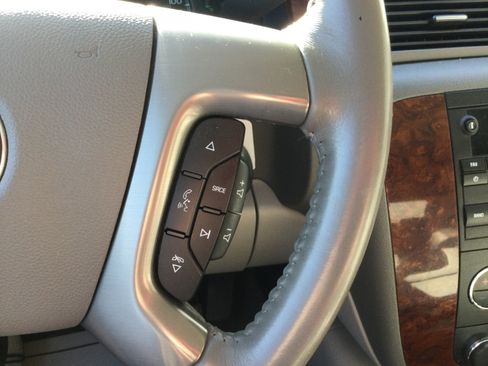 Used 2013 Chevrolet Silverado 1500 LTZ w/ LTZ White Diamond Edition AWD/4WD image 11