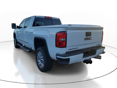 Used 2019 GMC Sierra 2500 Denali w/ Duramax Plus Package AWD/4WD image 4