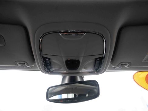 Used 2019 Jeep Cherokee Limited image 18