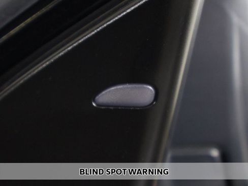 Used 2018 Nissan Rogue Sport SL w/ SL Premium Package image 5