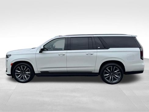 Used 2022 Cadillac Escalade ESV Sport w/ Touring Package AWD/4WD image 2