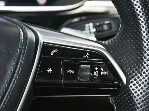 Used 2022 Audi S8 w/ S8 Comfort Plus Package AWD/4WD image 51
