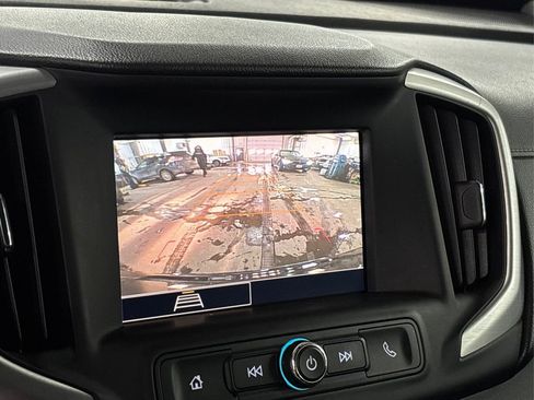 Used 2024 GMC Terrain SLE image 24