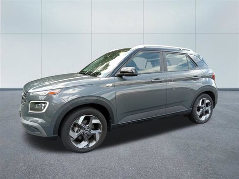 Used 2024 Hyundai Venue Limited FWD image 1