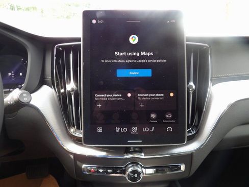 New 2026 Volvo XC60 B5 Ultra w/ Climate Package image 18