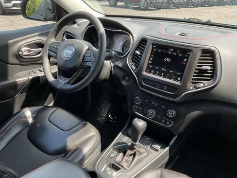 Used 2022 Jeep Cherokee Trailhawk w/ Sound & Nav Group AWD/4WD image 31