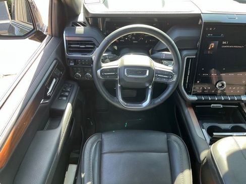 Used 2025 GMC Yukon XL Denali AWD/4WD image 16
