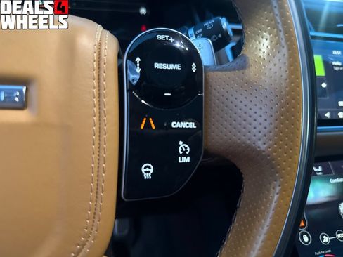 Used 2018 Land Rover Range Rover Velar R-Dynamic HSE AWD/4WD image 37