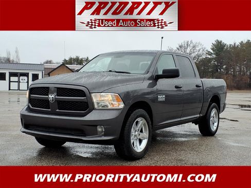 Used 2017 RAM 1500 Express image 1