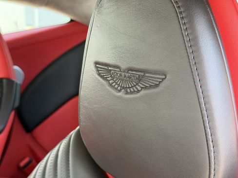 Used 2019 Aston Martin DB11 Coupe RWD image 38