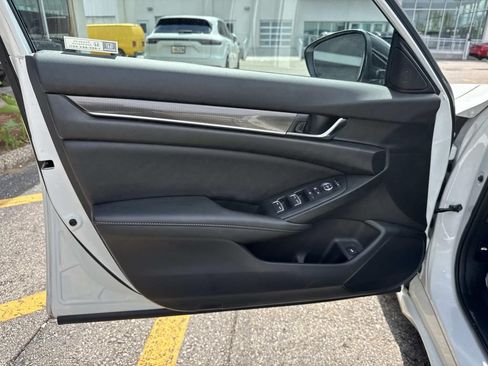 Used 2022 Honda Accord Sport image 19