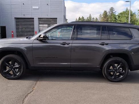 New 2025 Jeep Grand Cherokee L Laredo image 5