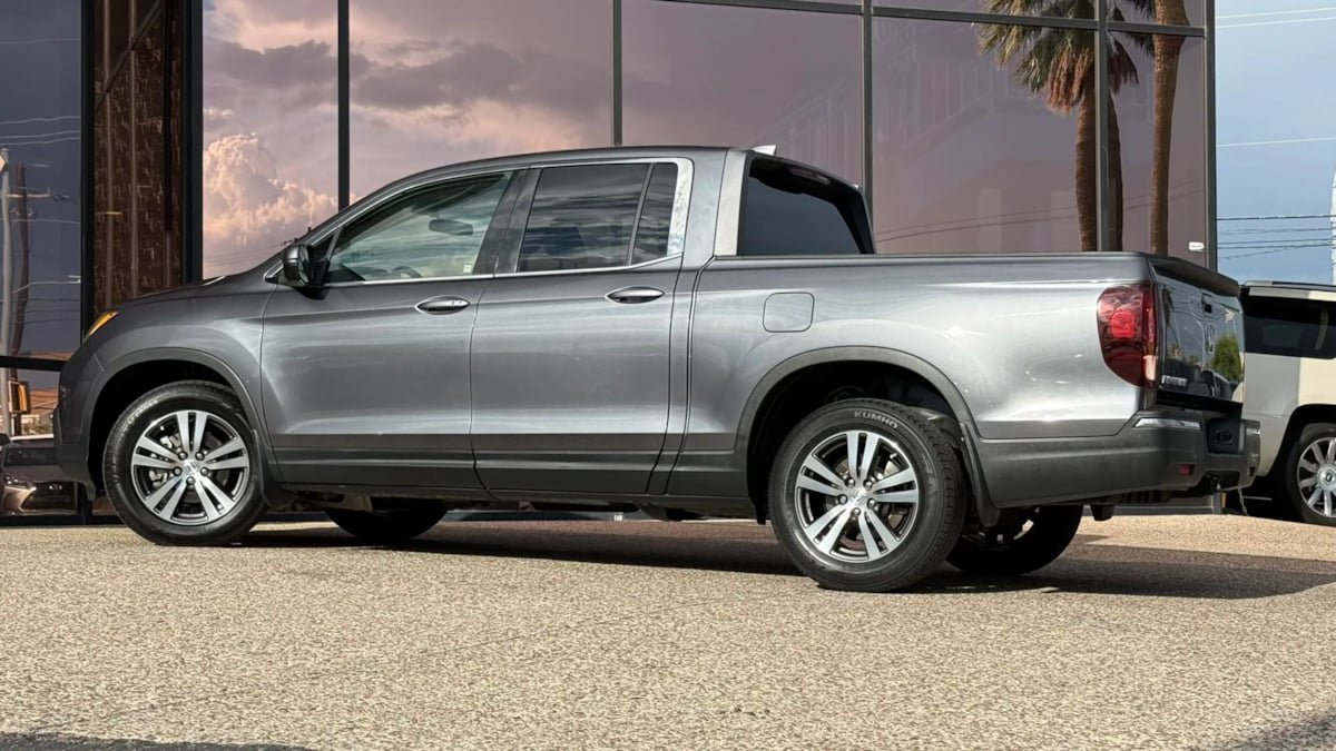 Used 2017 Honda Ridgeline RTS image 6