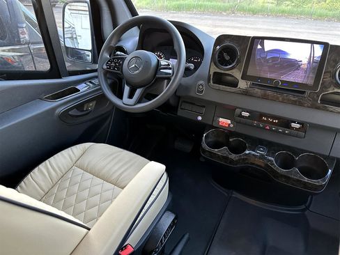 Used 2020 Mercedes-Benz Sprinter 3500 image 18