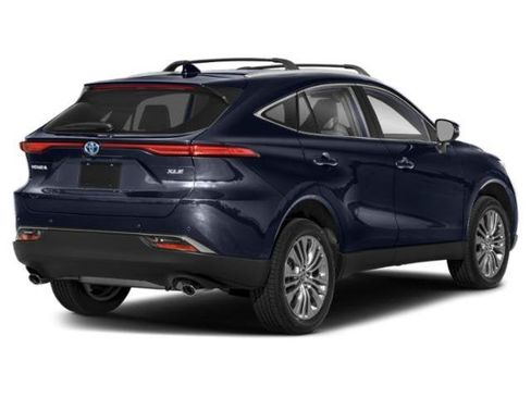 Used 2023 Toyota Venza XLE AWD/4WD image 2