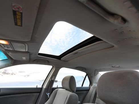 Used 2005 Honda Accord EX image 16