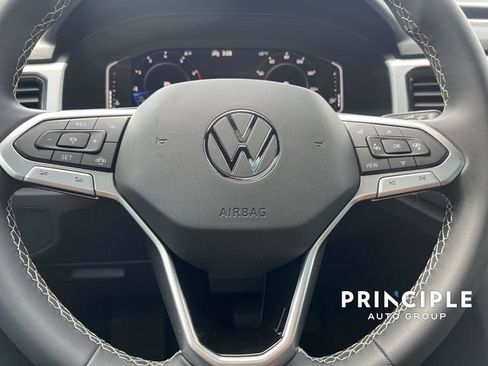 Used 2023 Volkswagen Atlas Cross Sport SE w/ Panoramic Sunroof Package FWD image 19