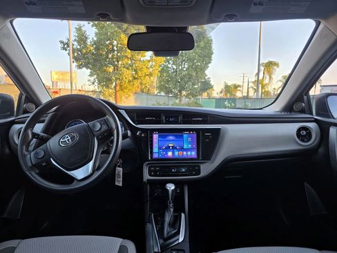 Used 2017 Toyota Corolla SE image 7