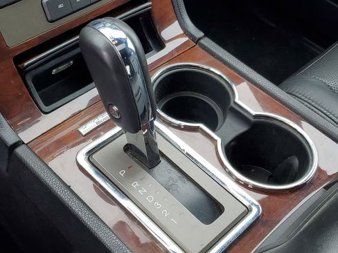 Used 2012 Lincoln Navigator Base image 21