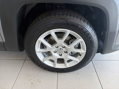Used 2020 Jeep Renegade Latitude w/ LED Lighting Group FWD image 14