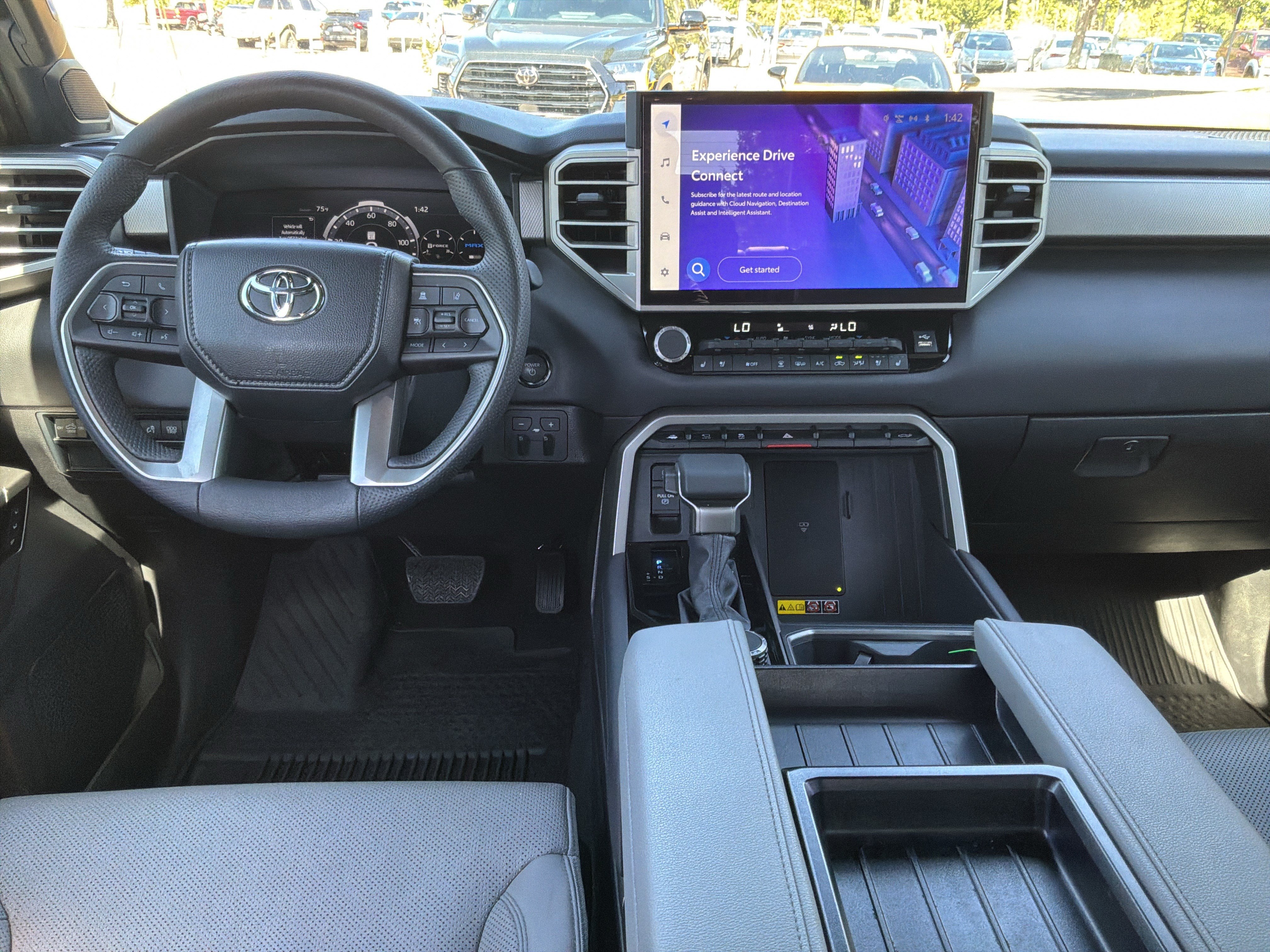 Used 2025 Toyota Tundra Limited AWD/4WD image 29
